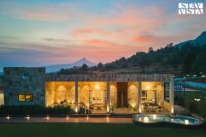 StayVista at Saya Infinity with Pool, Lawn