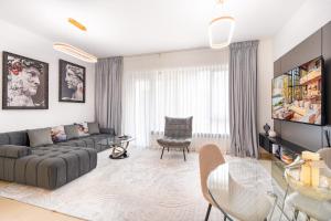 Burj Khalifa District Luxury Apartment - Downtown Dubai