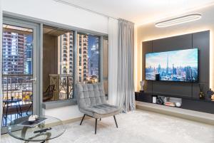 Burj Khalifa District Luxury Apartment - Downtown Dubai