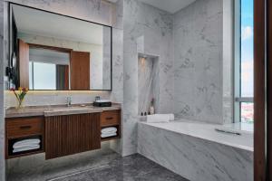 Crowne Plaza Phnom Penh by IHG