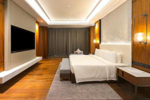 Crowne Plaza Phnom Penh by IHG 金边皇冠假日酒店 Former VM Hotel