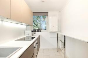 2 Bedrooms Apartment with No lift in London Euston