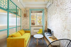 Modern colorful apt in the heart of Tbilisi