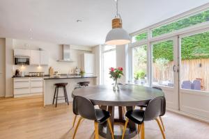 TOP location 2 bedroom groundfloor home with garden