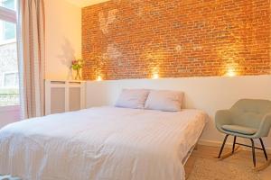 TOP location 2 bedroom groundfloor home with garden