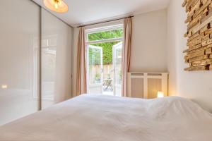 TOP location 2 bedroom groundfloor home with garden