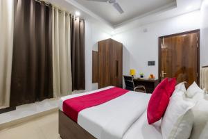 Aura Residency By Groom Room Hospitality I Sector -63A Noida I 87oo and 2o5 and 865