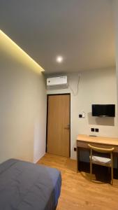 First Kost Seturan 32