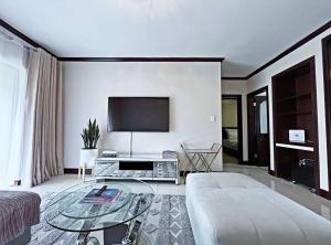 Modern Two Bedroom in Fourways Montecasino Sandton