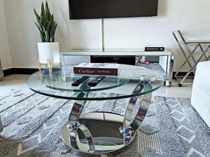 Modern Two Bedroom in Fourways Montecasino Sandton