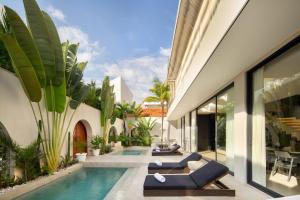 Alex Villas Grey and White