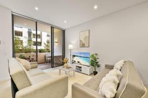 Modern One Bedroom Apartment in Forest Lodge Near Sydney CBD Sleeps Four