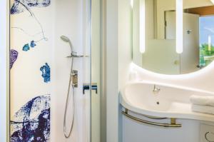 Double Room room in ibis budget Saint Quentin Yvelines - Vélodrome