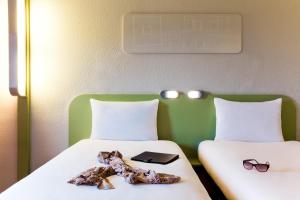 Hotels ibis budget Saint Quentin Yvelines - Velodrome : photos des chambres