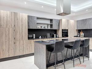 Rooftop Oasis with Plunge Pool & BBQ