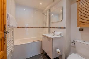 Clos Du Savoy - South Facing Balcony - Happy Rentals