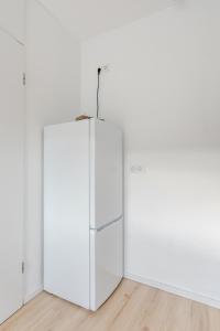 Zentrales City Apartment EDEN - 1 Min zum HBF - Ideal für Trips nach Köln, Düsseldorf, Wuppertal, Messe - Balkon, Küche, 2 Zimmer, Renoviert 2025