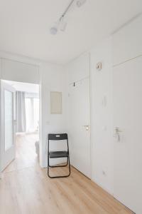 Zentrales City Apartment EDEN - 1 Min zum HBF - Ideal für Trips nach Köln, Düsseldorf, Wuppertal, Messe - Balkon, Küche, 2 Zimmer, Renoviert 2025