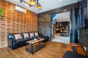 Lom-Talay poolvilla huahin