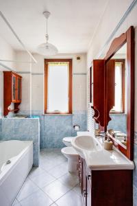 Vimodrone apartment big garden