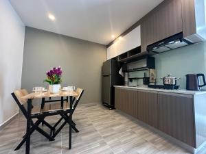 Western standards spacious affordable 1 bedrm apt