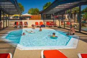 Camping 4 étoiles - Parc aquatique - ccbcag0
