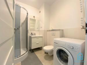 Milky Apartment with Balcony - 3 km to Baltic Sea