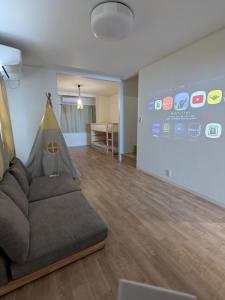 NEW OPEN!! 菊水堂 Kikusui Hotel 大阪貸切一棟貸し USJすぐ 駅徒歩4分 最大12名様 屋上テラス有 プロジェクター有 長期滞在可 家族やグループに