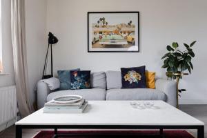 Chic 1BDR Flat in Restored English Pub Est London