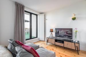 GuestReady - One Step Closer