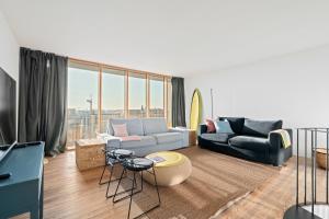 Triplex apartment with terraces and sea view