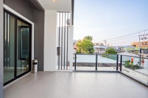 Lom-Talay poolvilla huahin