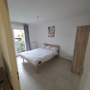 Appartement neuf et confortable de 2 chambres, résidence sécurisée, centre et mer