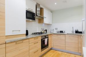 Serene Scandi Inspired Flat by Tower Bridge