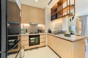Iconic 2BR Vida Dubai Mall with Direct Mall Access