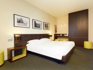 Hotels Kyriad Hotel Orly Aeroport - Athis Mons : photos des chambres