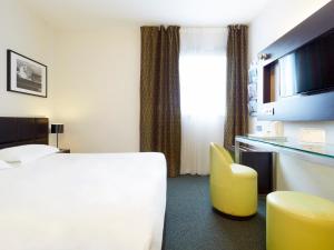 Hotels Kyriad Hotel Orly Aeroport - Athis Mons : photos des chambres