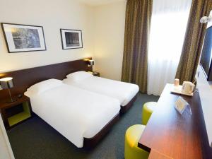 Hotels Kyriad Hotel Orly Aeroport - Athis Mons : photos des chambres