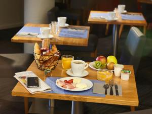 Hotels Kyriad Hotel Orly Aeroport - Athis Mons : photos des chambres