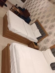 Hotel Town Inn Near Railway Station Mathura