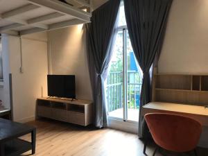 Lim Concept - Lim Parrot