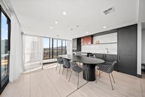 Cosy Unit with Secure Parking and Garden Access