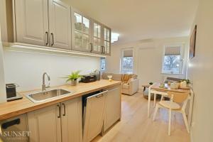 Sunset Apartments - przytulna kawalerka przy deptaku, centrum miasta, port, kawiarnie, restauracje