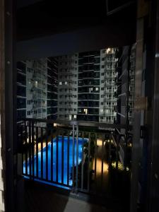 Cozy Condo with Balcony Pool View