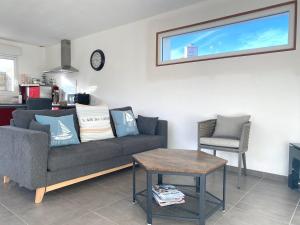 Maison neuve de plain-pied à 100m de la mer et 200m du Coz-Pors à TREGASTEL - Ref 71