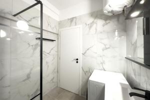 White Luxe Suite in Kolonaki