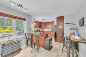 Hot Tub Game Room Firepit Arrowhead Family