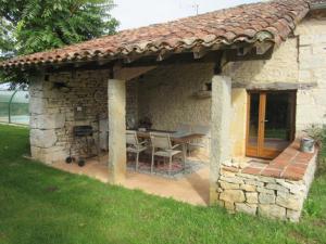 Gîte le Safranier Maison ancienne avec piscine couverte et chauffée