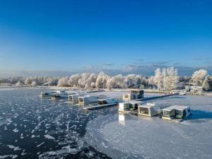 HT Houseboats - domki na wodzie - sauna, lake view