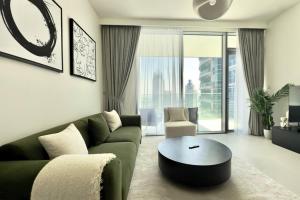 Modern 1 Bed Apartment with full Dubai Marina view